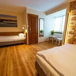 Gościniec Król Sielaw w CENTRUM Mikołajek z restauracją regionalną Bed and breakfast Mikołajki
