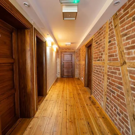 Bed & Breakfast Gosciniec Krol Sielaw W Centrum Mikolajek Z Restauracja Regionalna *