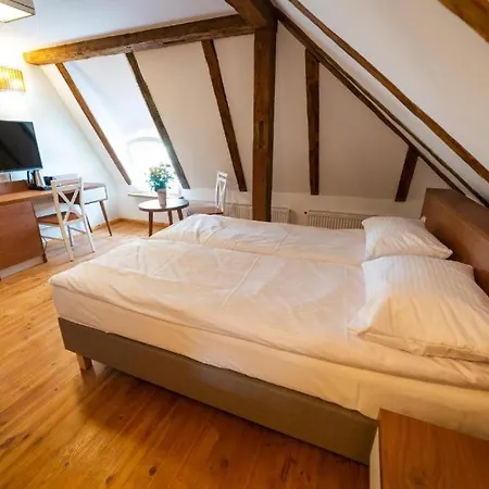 Gosciniec Krol Sielaw W Centrum Mikolajek Z Restauracja Regionalna Bed & Breakfast