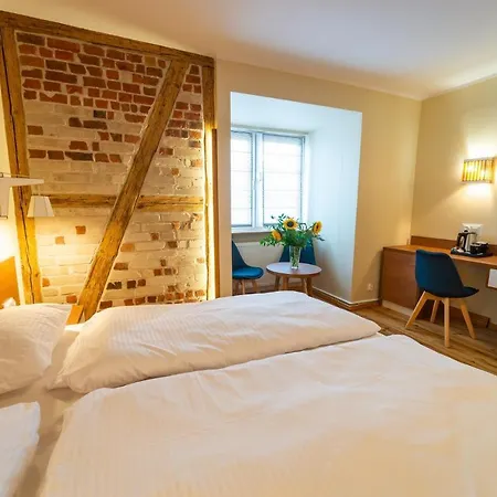 Gosciniec Krol Sielaw W Centrum Mikolajek Z Restauracja Regionalna Bed & Breakfast *